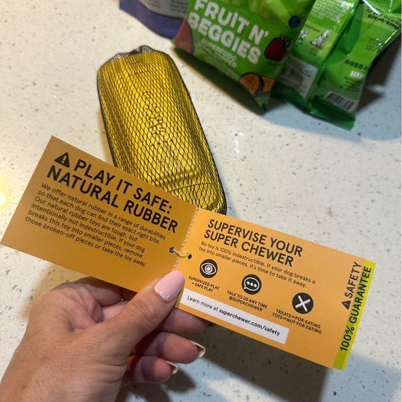 NIB Barkbox mix including super chewer piece - Picture 4 of 14